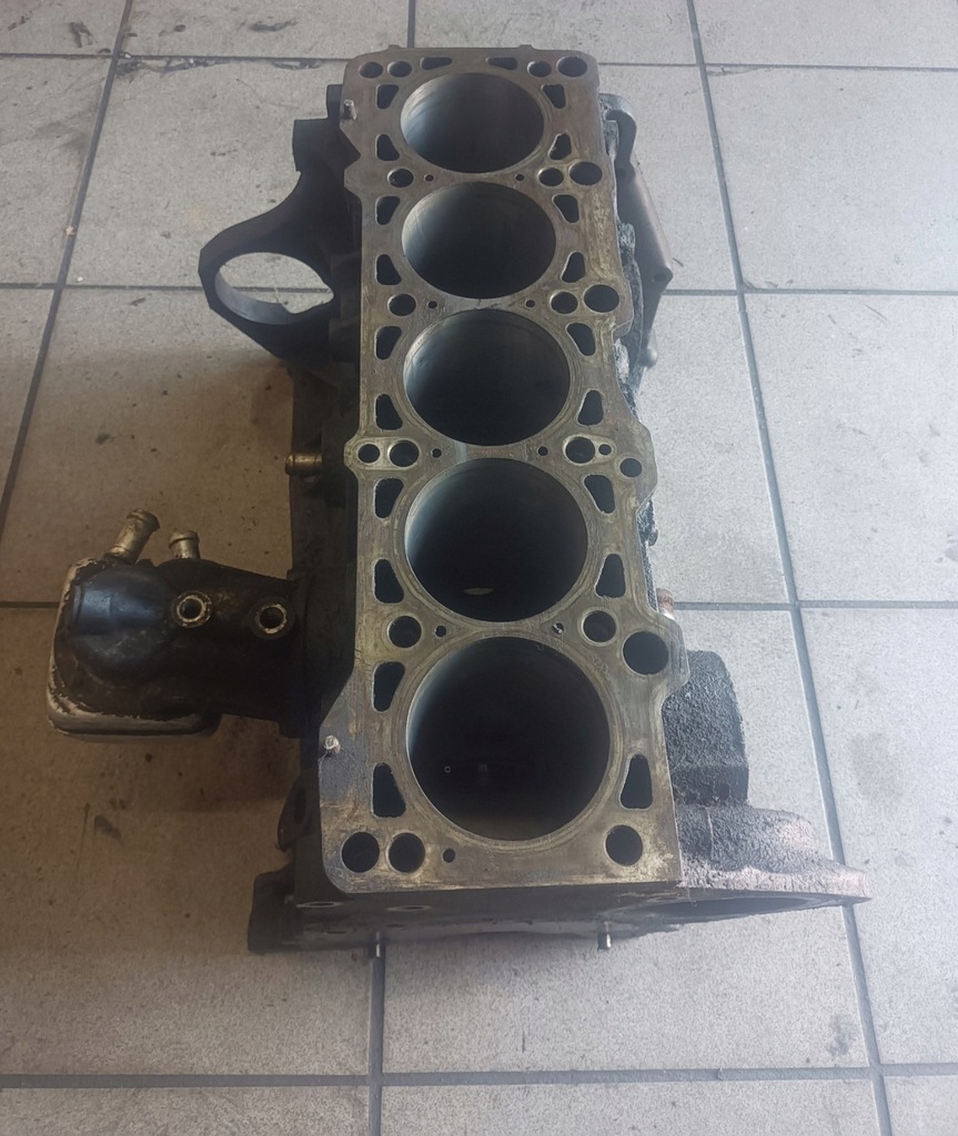 фото №9, Блок двигателя volkswagen t4 ajt 2.5 tdi 046103021