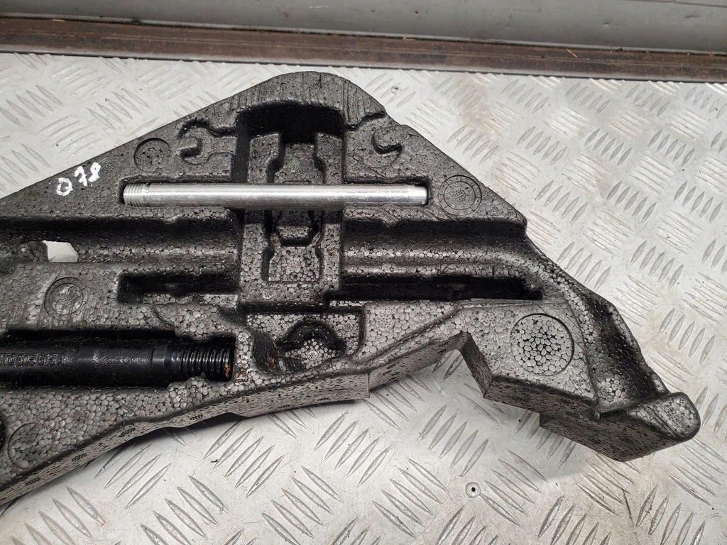 фото №6, Audi q7 4l 2015 коробка інструментальний