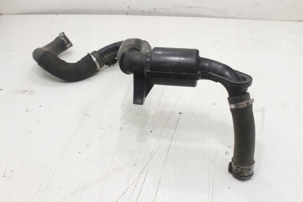 Tarfic 2.0 dci труба пабтрубок  turbo 144602126r Оригинал