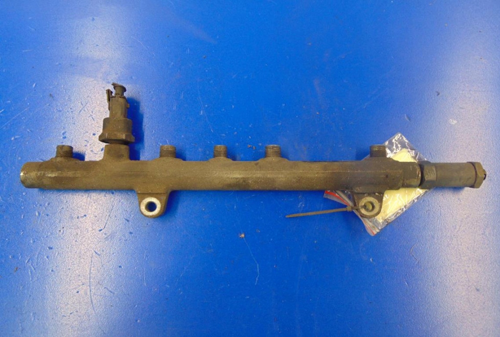 фото №12, Nissan primera p12 1.9dci молдинг упорскування 0445214024