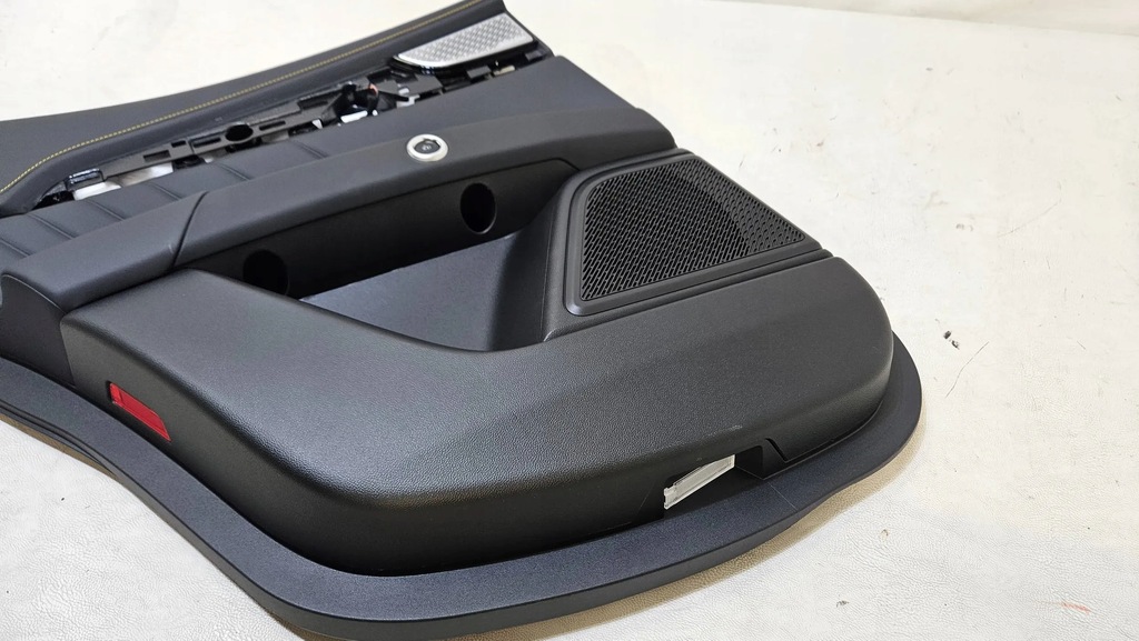 фото №10, Обивка обшивка дверь левый кнопки maserati grecale nowe оригинал идеальное состояние