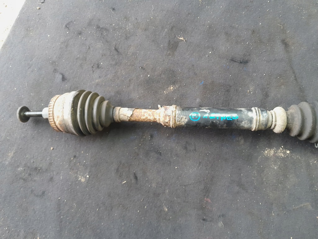 фото №1, Привідний вал права passat b5 1.8t aeb