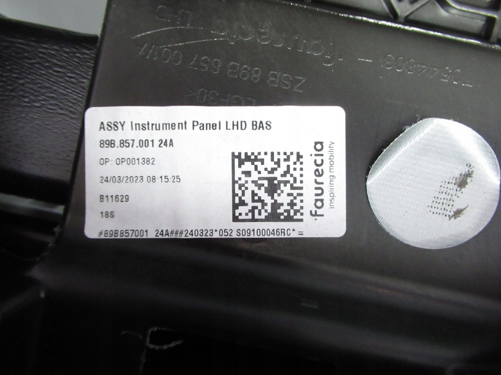 Панель приладів приладова панель  подушка безпеки audi q4 e-tron 89b857001 оригінал 2023r в Україні