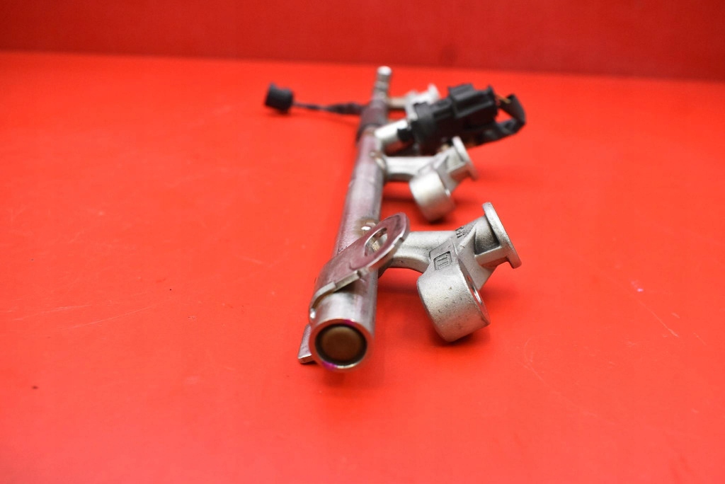 фото №13, Молдинг упорскування форсунки pe0113250b mazda mx5 mx-5 4 iv nd 2.0 15-18