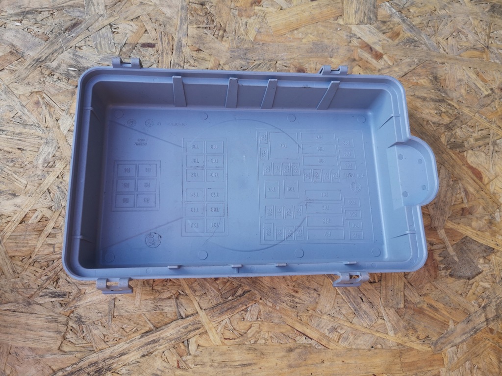 фото №2, Alfa romeo stelvio крышка предохранителей