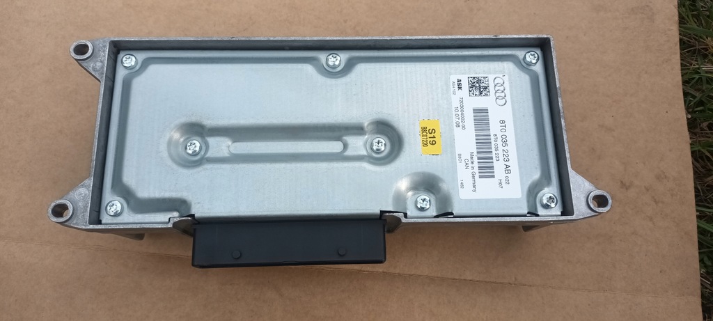 фото №1, Усилитель радио 8t0035223ab audi a5 8t a4 b8