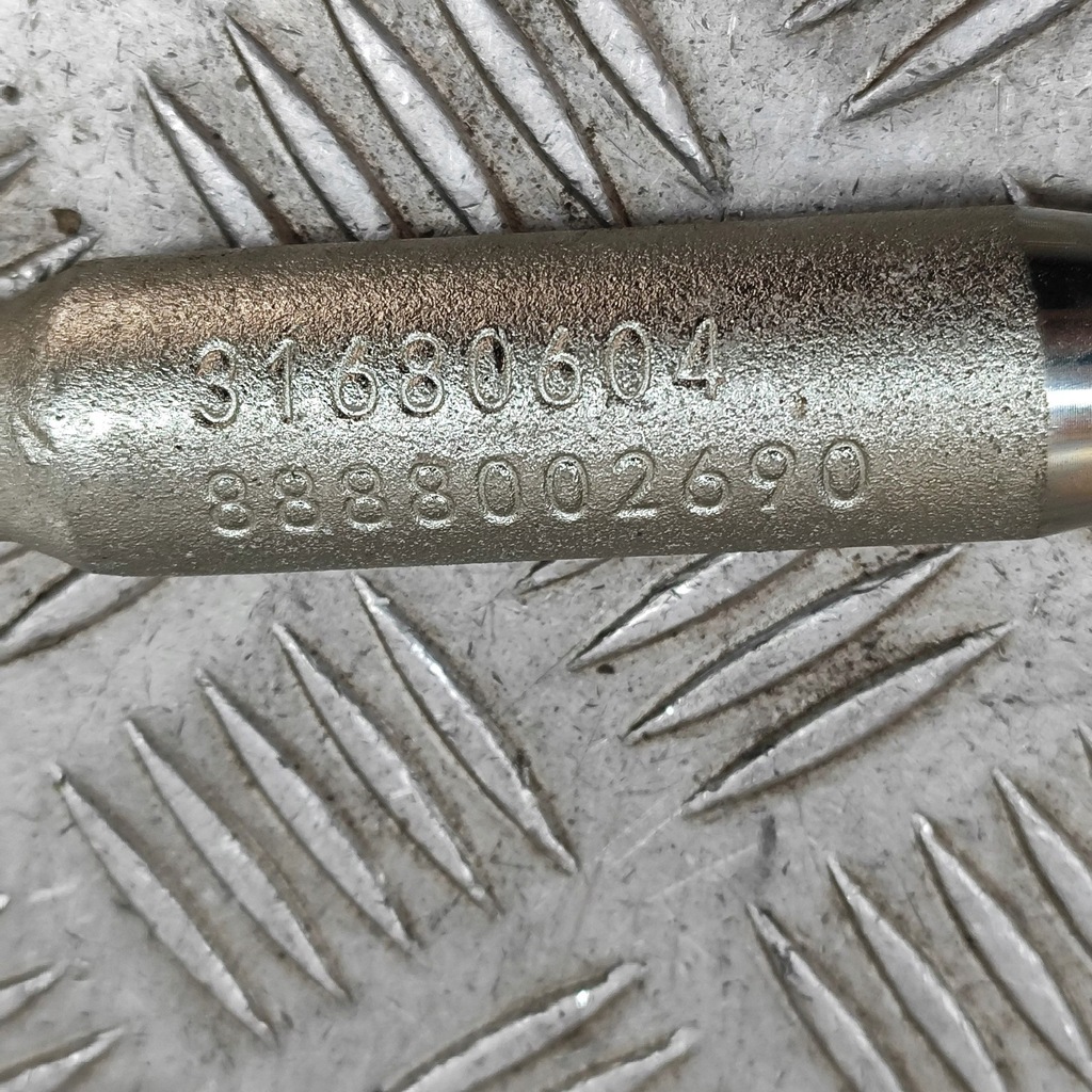 фото №7, Volvo xc60 2018 проушина буксировочный / крепление