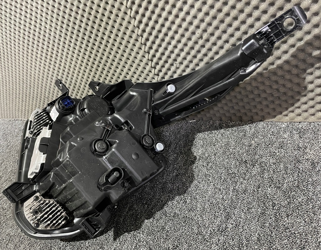 фото №7, Kia sportage v лампа правая 92102r2100 całe не ремонтировалась