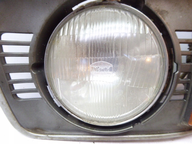 фото №4, Toyota hiace лампа фара левый