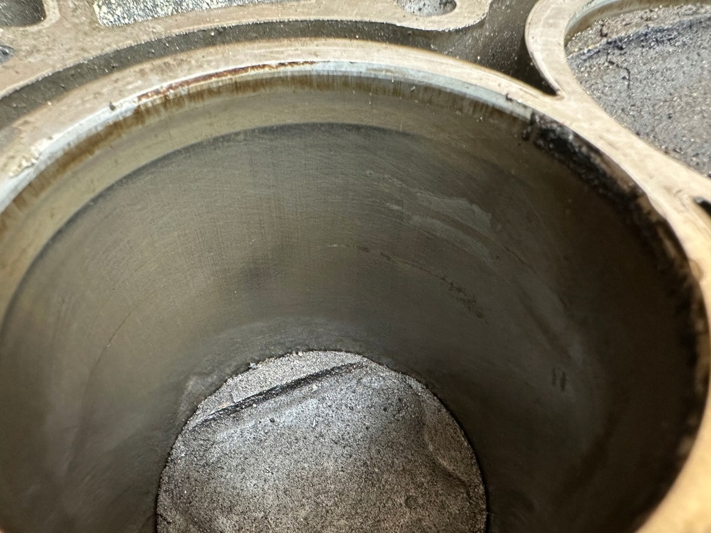 фото №7, Блок двигуна dół wał поршні renault dacia 1.6 sce h4m h4md738