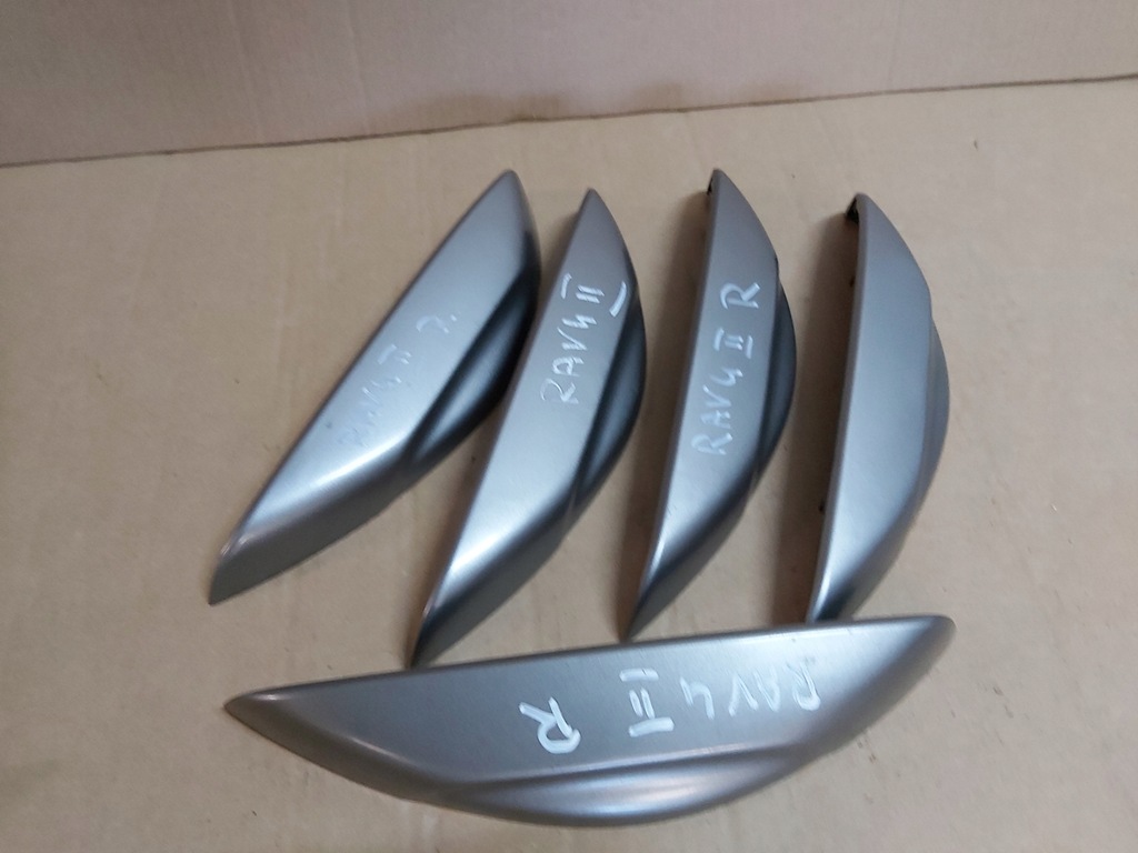 фото №1, Toyota rav4 ii рамка радио защита dekor правая