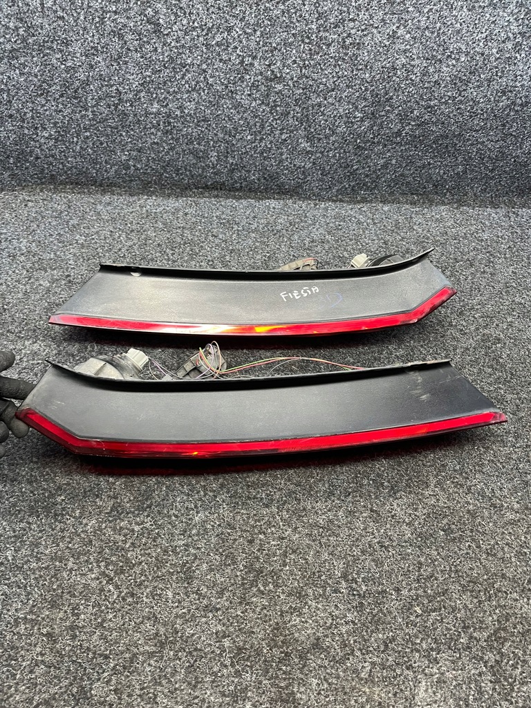 фото №10, Лампа задняя задняя правая+ левая ford fiesta mk vi 6 3 дверь lift