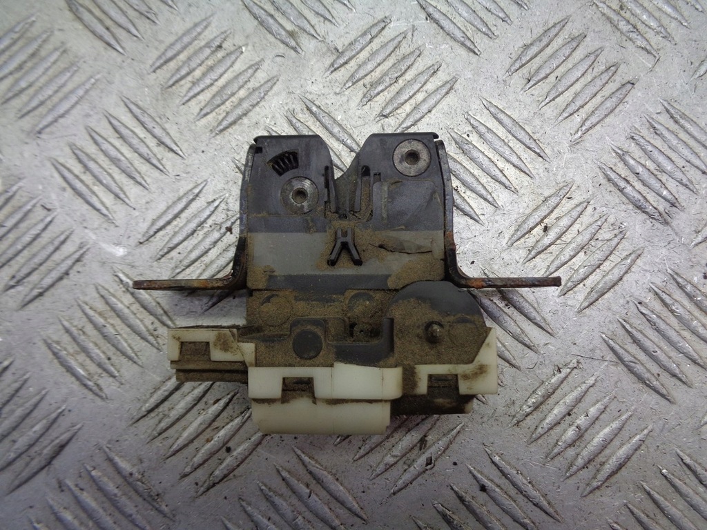 фото №1, Замок кришки багажника renault scenic ii 8200076240