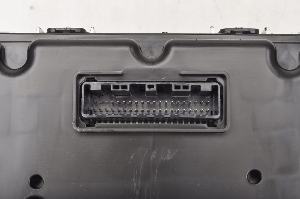 фото №6, Toyota yaris iii 1.5 hybrid счетчик приборы uk