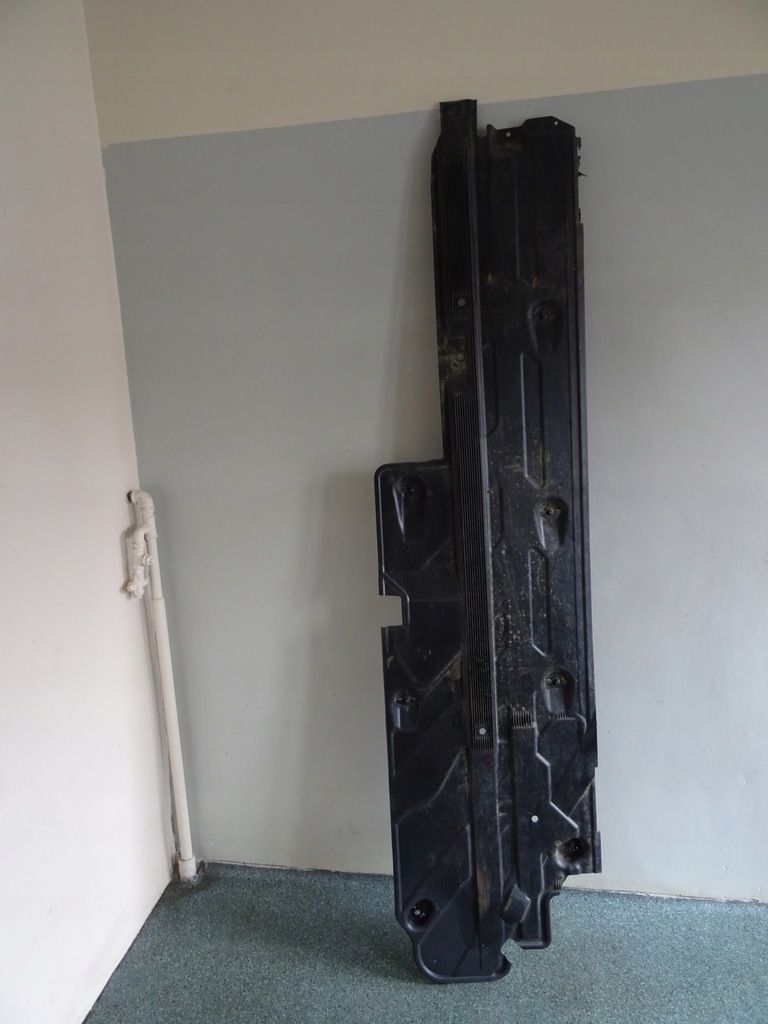 фото №1, Mercedes захист підвіска ліва a2046805300