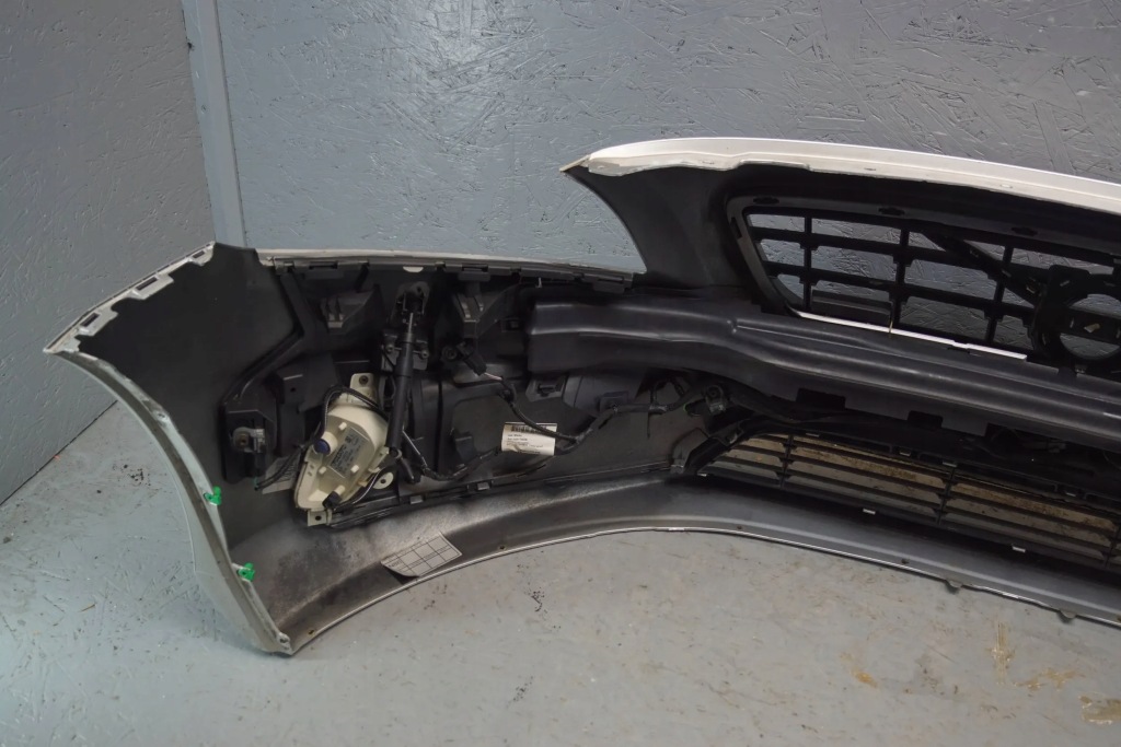 Бампер перед volvo v40 ii r-design sppryski 711-16 z1565 с Разборки
