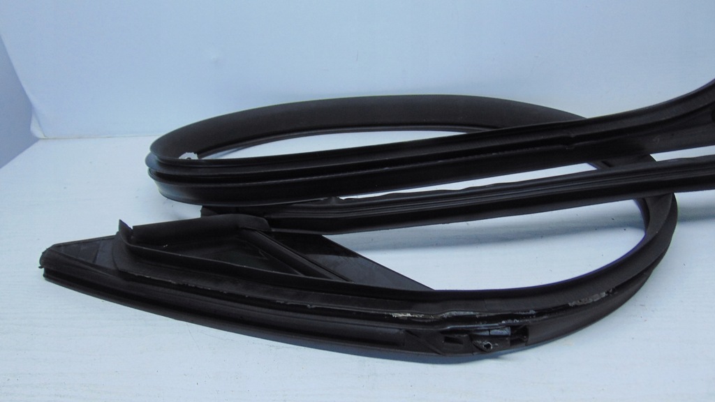 фото №8, | mercedes w207 прокладка двері права + скло