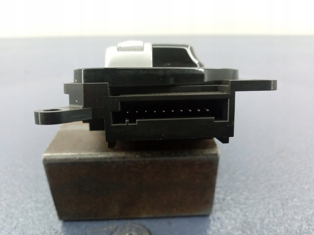 фото №6, Bmw x5 g05 g06 переключатель регулировки сиденье правый 6801484