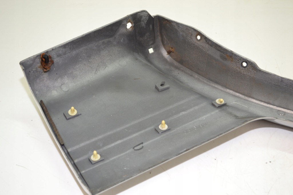 Молдинг накладка дверь правый задний  mitsubishi pajero 2 с Разборки