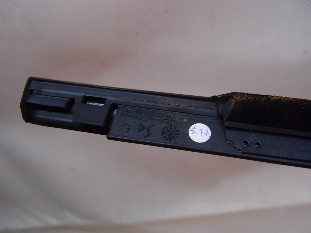 фото №9, Молдинг скребок дверь левый перед citroen ds7