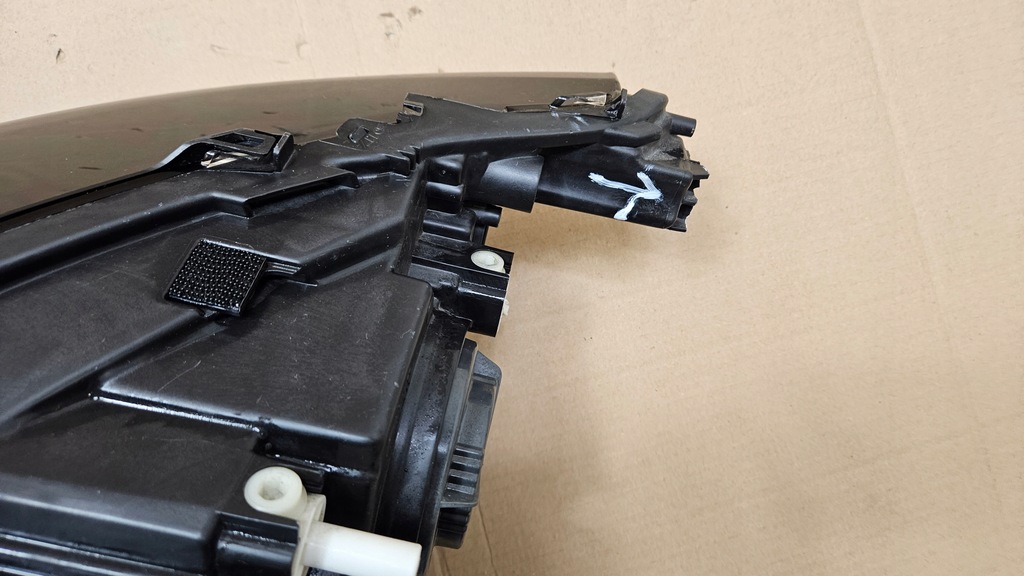 фото №9, Лампа права перед bmw i3 адаптивний led black