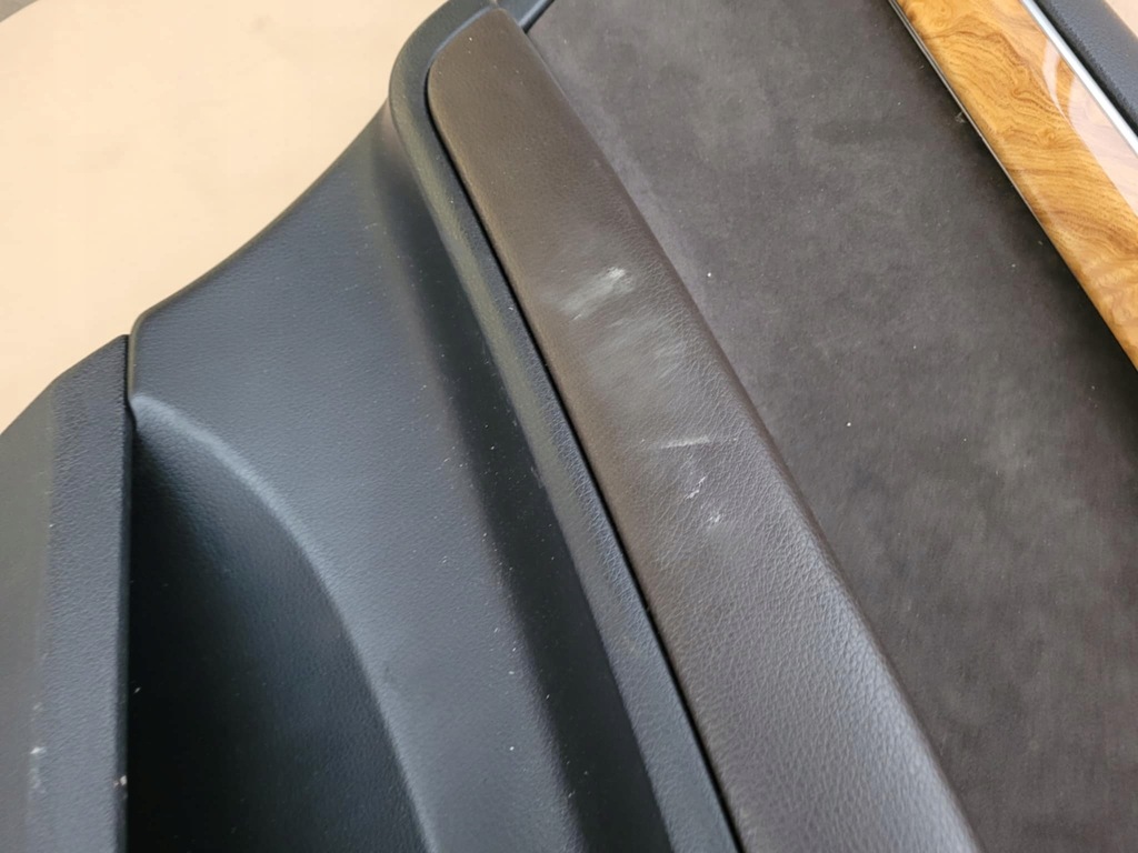 фото №8, Обшивка дверь левый задняя коричневый audi q7 4l alcantara