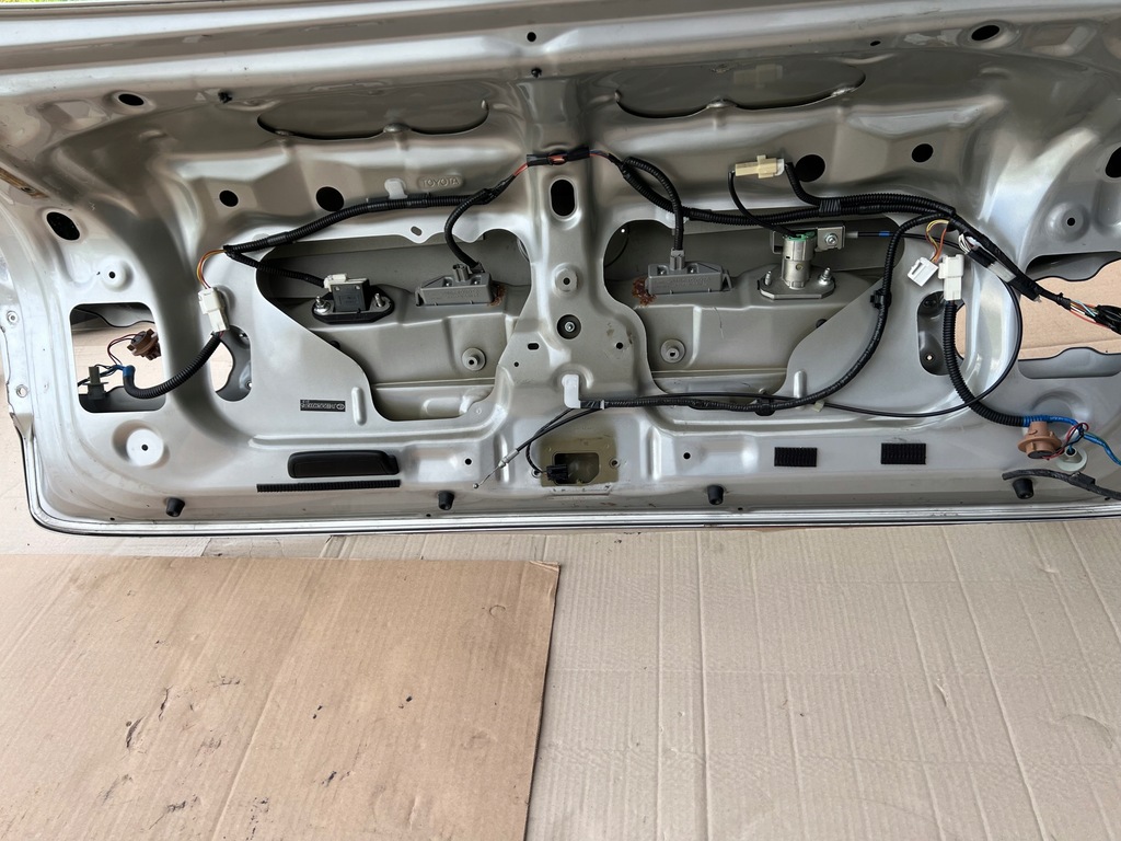 фото №4, Кришка багажника багажника lexus is 250 220