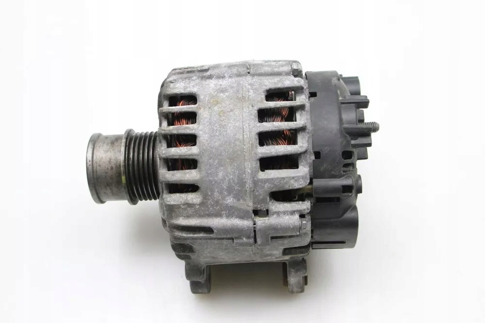 Купити Генератор 04c903023k volkswagen golf mk7 2012 1.0 1.2 tsi