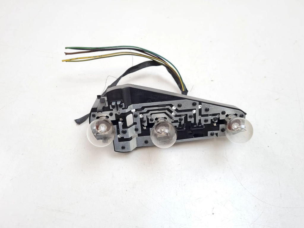 2011 bmw x1 e84 вкладиш лампи задній 03425270 Недорого