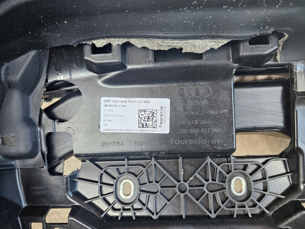 фото №11, Audi q4 e-tron 89b приборная панель консоль приборная head up 89b857001a