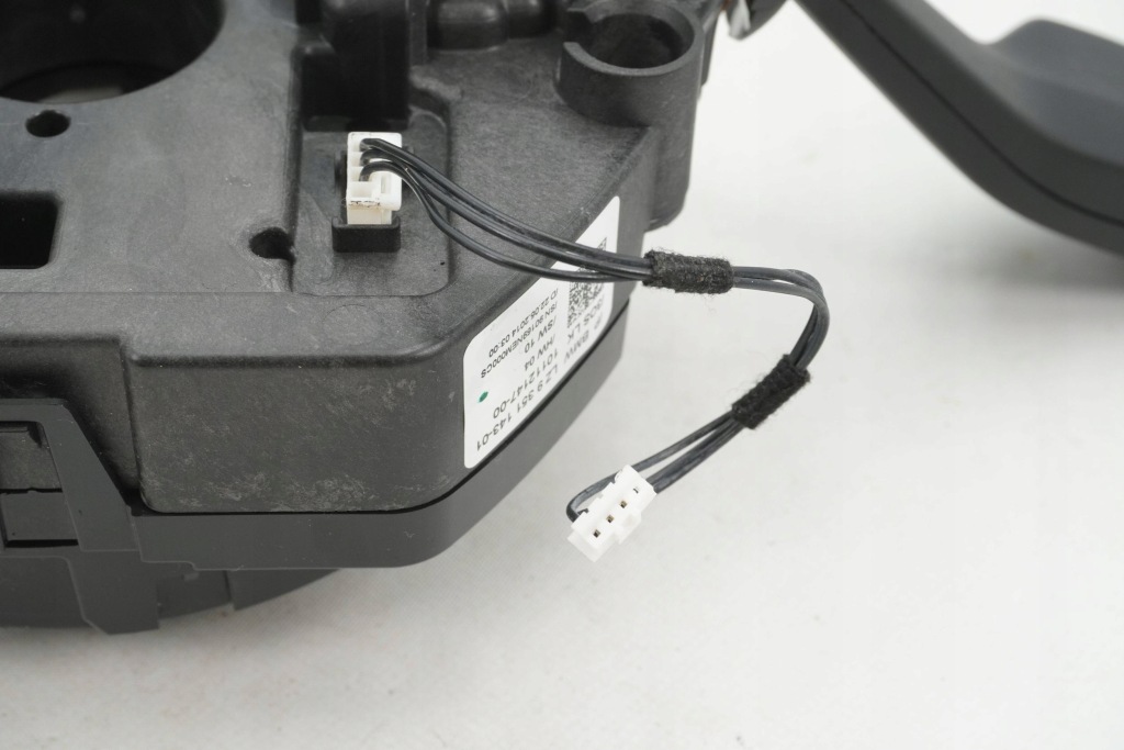Лента переключатель шлейф bmw f22 f23 f26 f30 f34 9351143 с Разборки