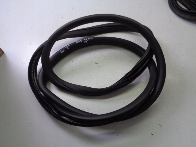 Купити Прокладка двері лівий задній mercedes gle w166 2017 rok