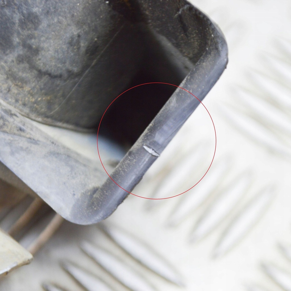 фото №10, Skoda yeti 5l 2011 клаксон