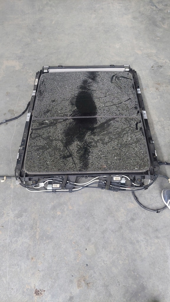 фото №1, Grand cherokee wk2 11-20r панорама люк