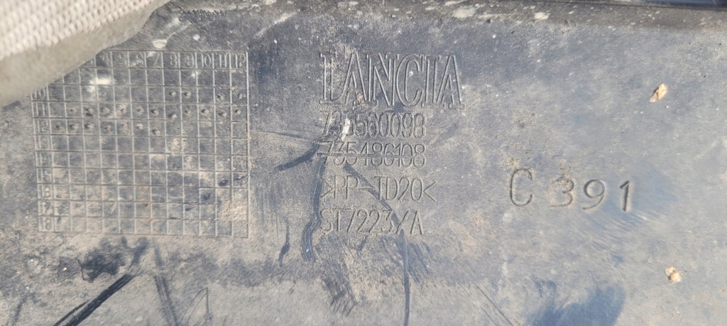 фото №8, Lancia ypsilon iii накладка бампера задняя // 1630