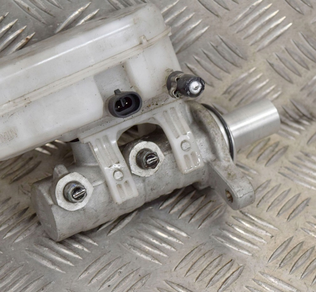 фото №5, Peugeot boxer 2012 главный цилиндр тормоза