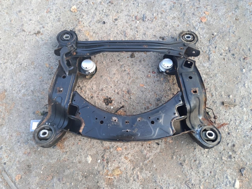 Audi a6 c6 седан 3.0 tdi підрамник перед в Україні