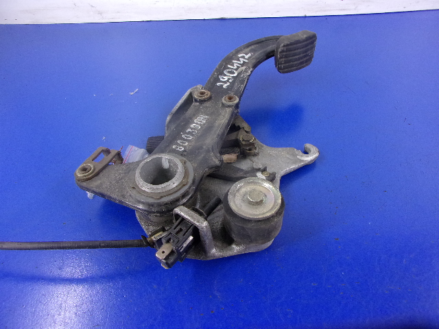 фото №3, Mercedes 124 педаль тормоза ручного