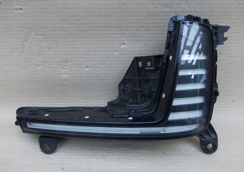 Купить Audi q7 фара drl led правый  4m0941056