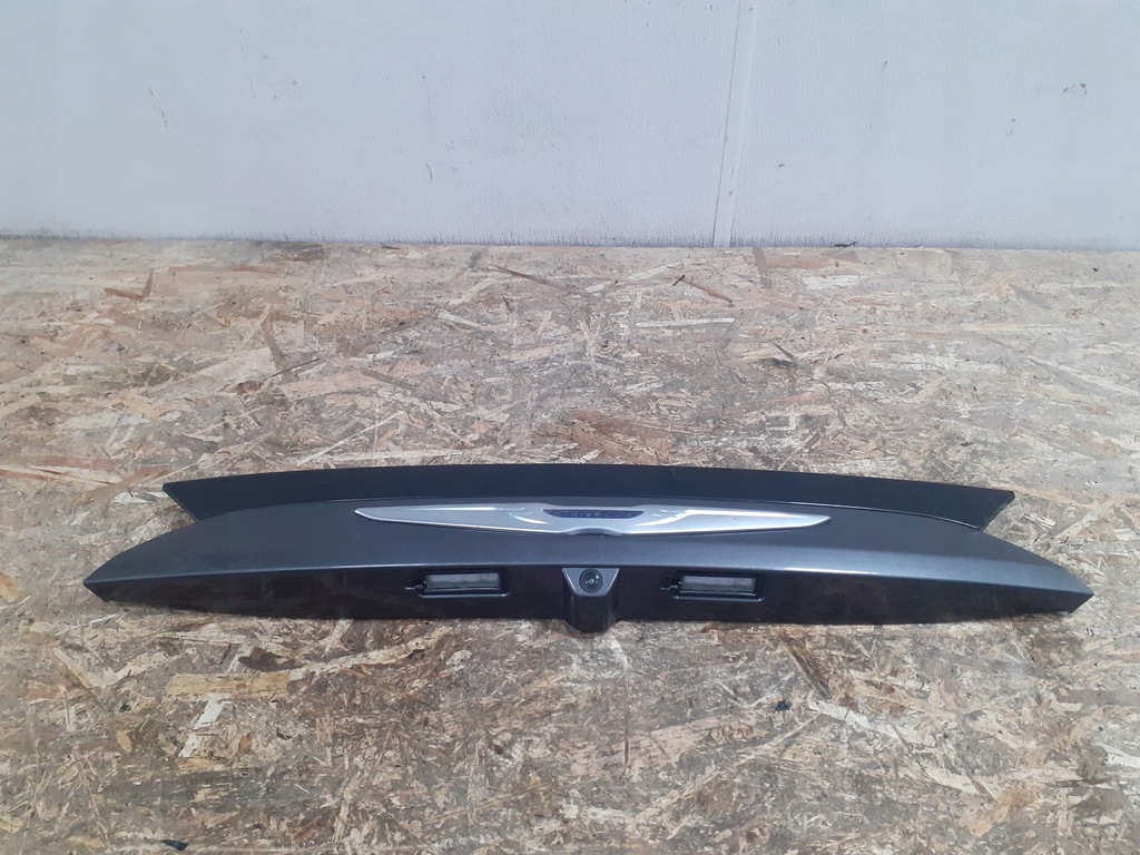 фото №1, Pacifica 2016- накладка молдинг камера кришка багажника