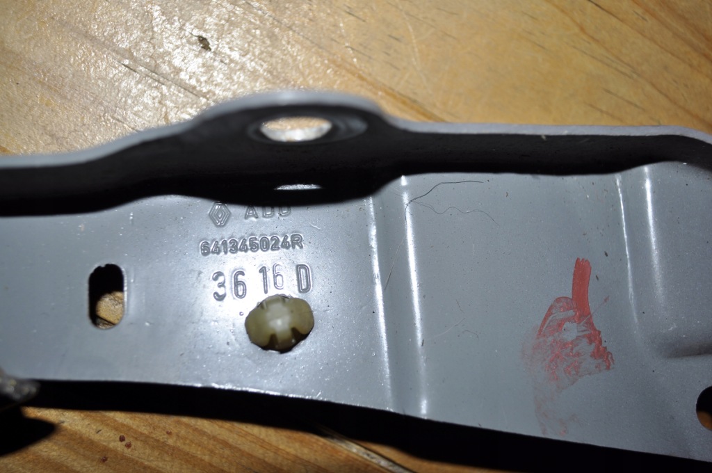 фото №3, Кронштейн кронштейн крила правий renault clio iv 16r