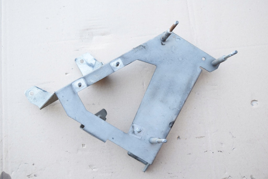 фото №1, Mercedes w219 w211 amg каркас кронштейн компрессора