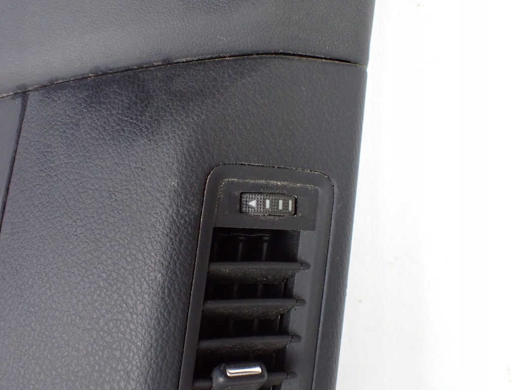 фото №8, Захист обшивка стійка права сторона audi a8 s8 d3 5.2 короткий 4e0867244