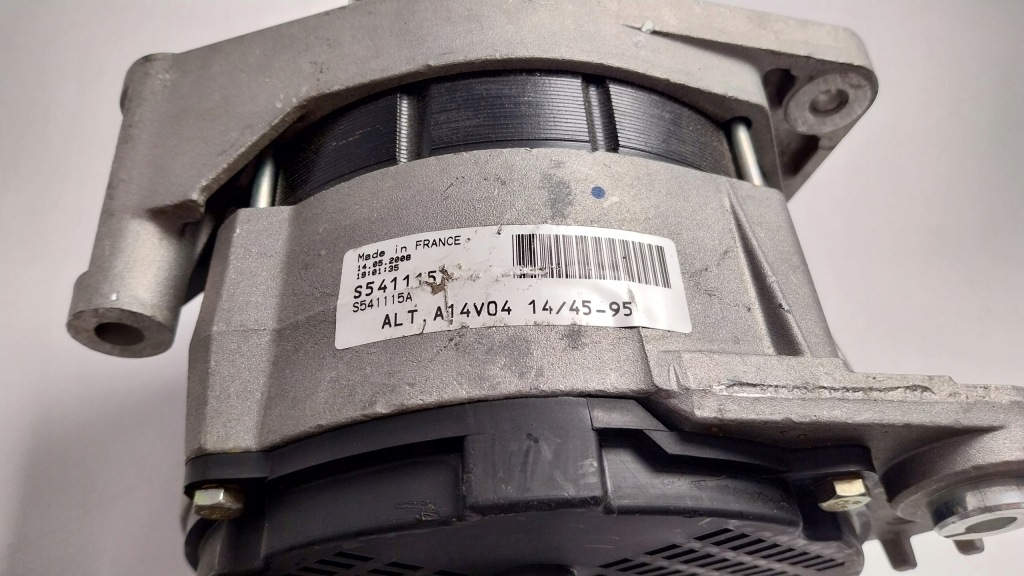 Bmw e34 518i m40 генератор jak новий 2542130 1739399 Зі Шроту