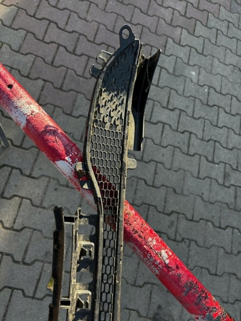 фото №8, Решётка средняя бампера перед передняя peugeot 208 i 9673855677 2012-2016