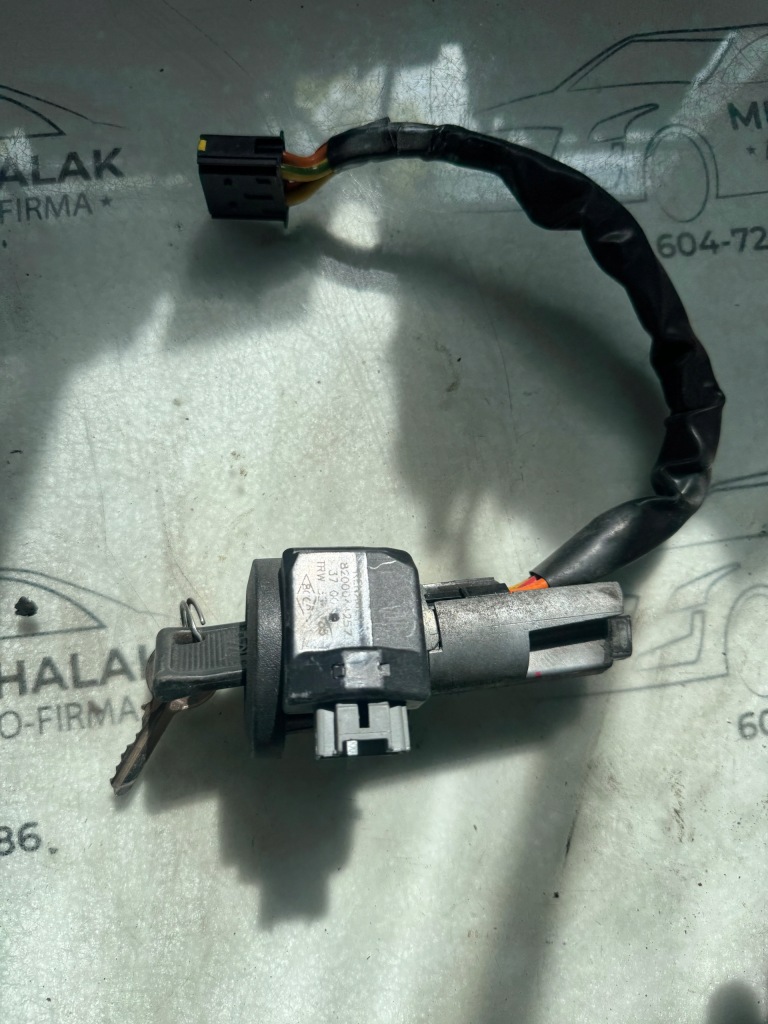 фото №1, Renault twingo i замок зажигания с ключ