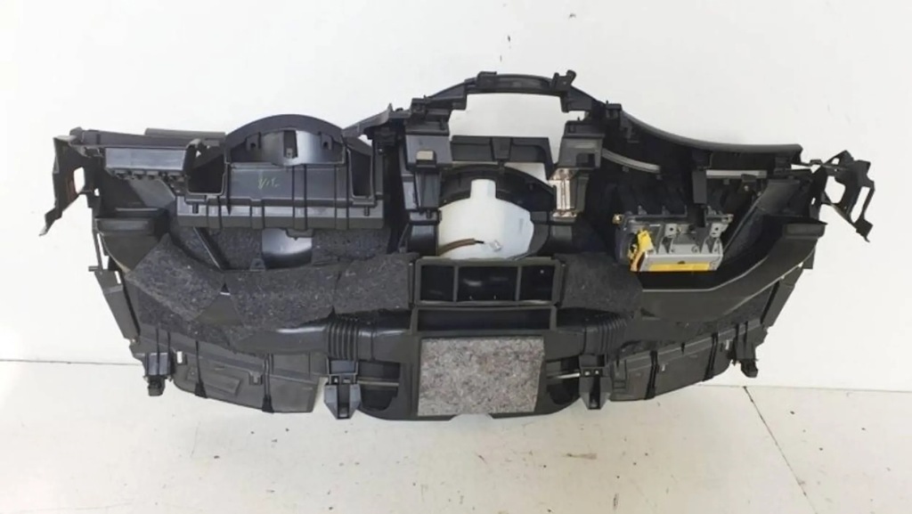 фото №5, Mitsubishi grandis 2004r приборная панель приборная консоль