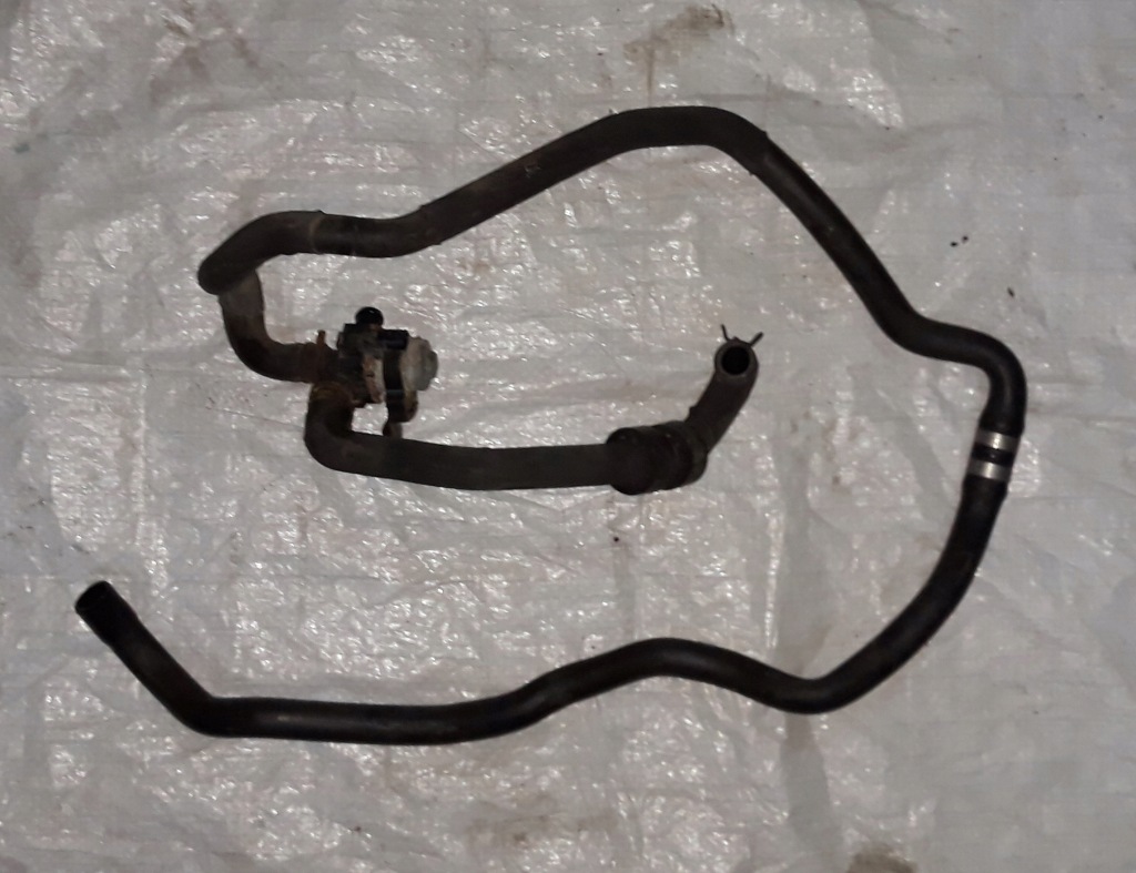 фото №1, Mercedes w166 ml пабтрубок  воды a1665062335