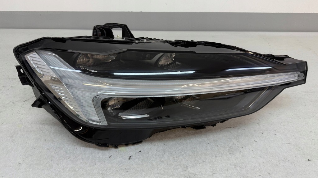 Купить Фара фара правый  volvo xc60 рестайлинг  full led система 32338977