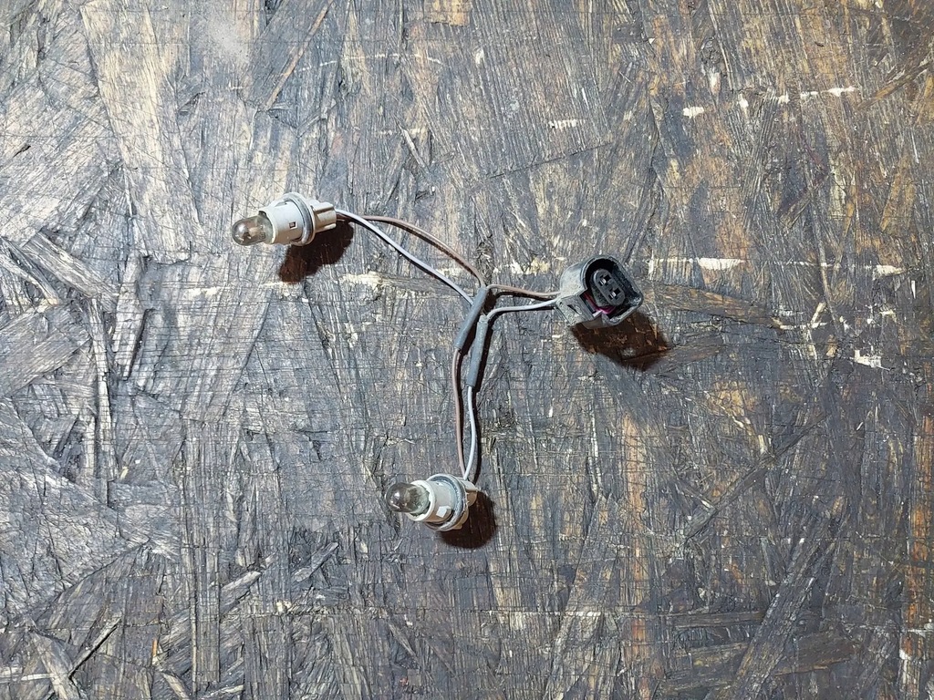 фото №11, Вкладиш лампи лівий лівий задня задній skoda roomster 1j0973722